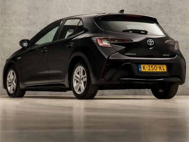Toyota COROLLA 1.8 Hybrid Sport Automaat (APPLE CARPLAY, GROOT NAVI, CAMERA, ADAPTIVE CRUISE, SPORTSTOELEN, KEYLESS, LM VELGEN, LED KOPLAMPEN, LANE ASSIST, NIEUWSTAAT)