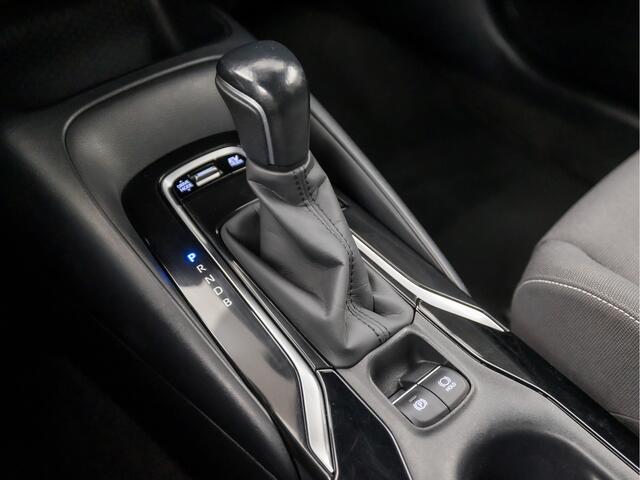 Toyota COROLLA 1.8 Hybrid Sport Automaat (APPLE CARPLAY, GROOT NAVI, CAMERA, ADAPTIVE CRUISE, SPORTSTOELEN, KEYLESS, LM VELGEN, LED KOPLAMPEN, LANE ASSIST, NIEUWSTAAT)