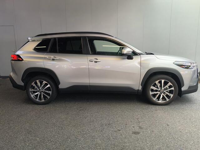 Toyota COROLLA Cross Hybrid 140 Dynamic Rijklaar + Fabrieksgarantie tot 07-2029 Henk Jongen Auto's in Helmond, al 50 jaar service zoals 't hoort!