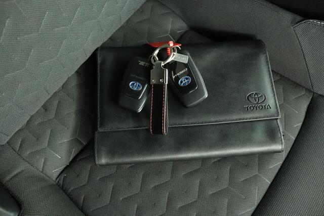 Toyota COROLLA 1.8 Hybrid Dynamic | Adaptive Cruise Control | Navigatie | Achteruitrijcamera | Bi-Tone | Apple Carplay | Android Auto |