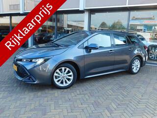 toyota-corolla-touring-sports-hybri