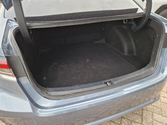 Toyota COROLLA 1.8 Hybrid Business Plus