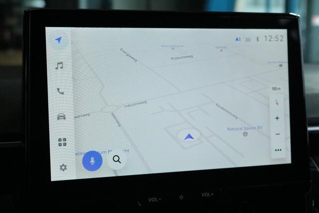 Toyota COROLLA Touring Sports Hybrid 140 Dynamic Parkeersensoren, Stoelverwarming , NAVI.