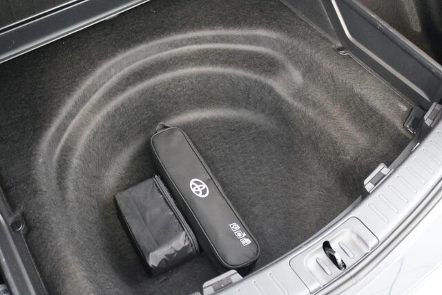 Toyota COROLLA Touring Sports Hybrid 140 Dynamic, Limeted, Appple Carplay / Android Auto, Parkeersensoren, Stoel - Stuur verwarming , NAVI!