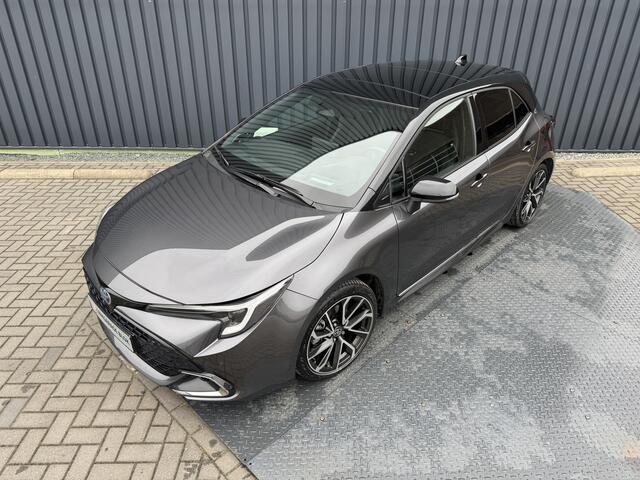Toyota COROLLA Hybrid 140 Executive / Bi tone | Schuif-/kantel dak | JBL | Head-up | 18 inch | Rijklaar!!!