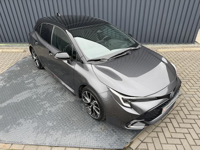 Toyota COROLLA Hybrid 140 Executive / Bi tone | Schuif-/kantel dak | JBL | Head-up | 18 inch | Rijklaar!!!