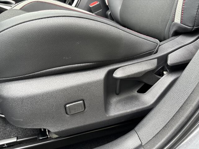 Toyota COROLLA Hybrid 180 GR Sport | Camera | elektrische achterklep | Navigatie | Stoelverwarming