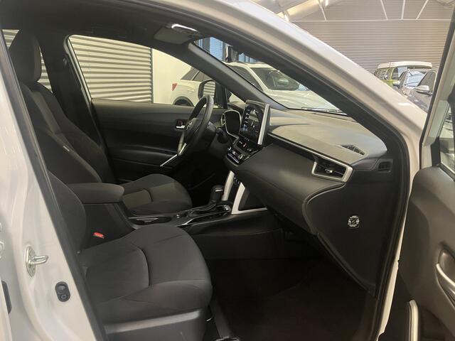 Toyota COROLLA Cross HYBRID STYLE/PDC/DODEHOEK/EL A KLEP/NAVI/LED/CARPLAY/ENZ