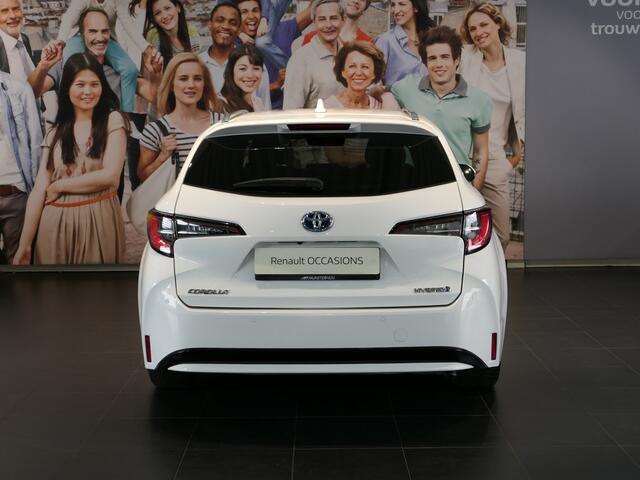 Toyota COROLLA Touring Sports 1.8 Hybrid Active * Parkeerassistent & Camera * - Stoel en stuurverwarming, sensor V+A, adaptive cruise