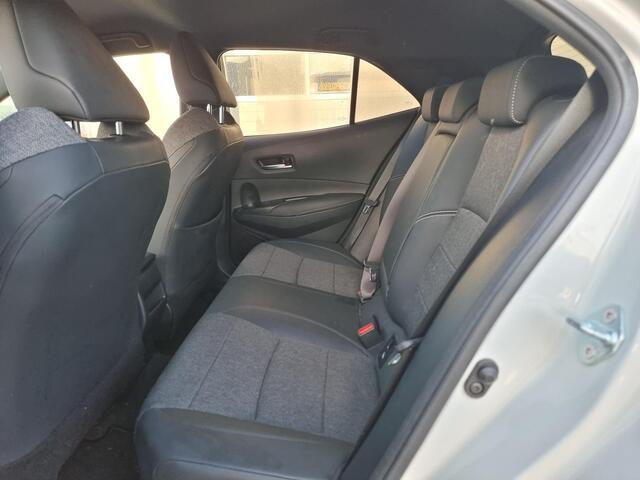 Toyota COROLLA 1.8 Hybrid Dynamic | Apple CarPlay / Android Auto navigatie | Trekhaak | Achteruitrijcamera |