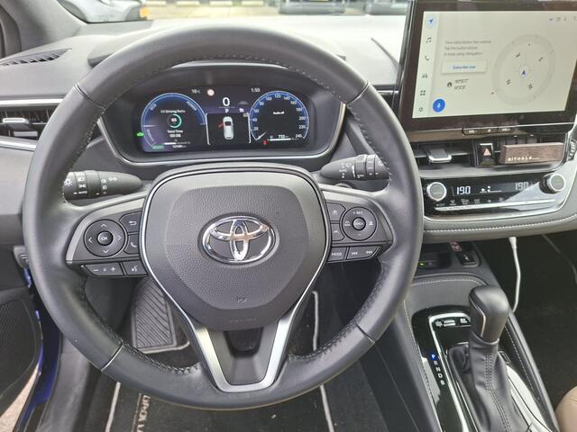 Toyota COROLLA Touring Sports Hybrid 140 Business Plus demo | Beige Leder |