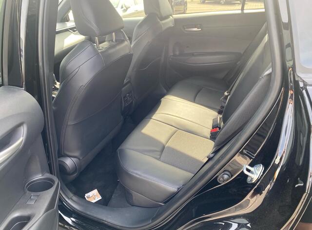 Toyota COROLLA Cross 2.0 High Power Hybrid First Edition / Trekhaak / Camera / Half leder / Keyless / 18'' / Sfeerverlichting / Stoelverwarming / Dodehoek / DAB / ACC