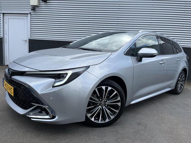 Toyota COROLLA Touring Sports 1.8 Hybrid First Edition Parkeersensoren, Keyless, Elek. Achterklep, NL-auto, Apple CarPlay / Android Auto, LM velgen, Metallic lak, Adaptieve Cruise control, BTW-Auto!