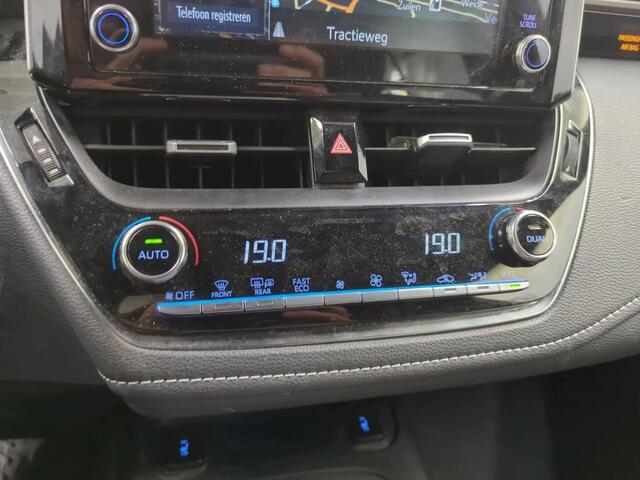 Toyota COROLLA Touring Sports 2.0 Hybrid 184 pk Trek Auto. Navigatie Apple Carplay/Android Auto Camera Adaptive Cruise Control Stoelverwarming Virtual Cockpit Lichtmetalen velgen Climate Control Getinte ramen
