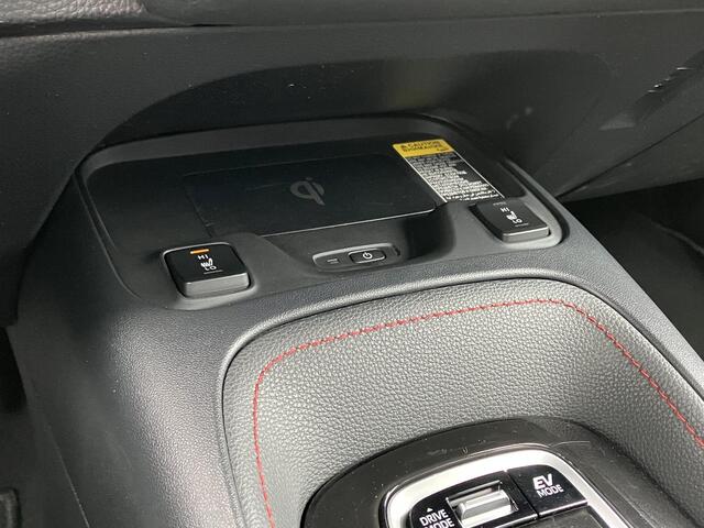 Toyota COROLLA Touring Sports 2.0 Hybrid Business Sport Intro | Camera | JBL | Head-up | Sportstoelen | Trekhaak | Zeer compleet | Dealeronderhouden | 1e Eigenaar |