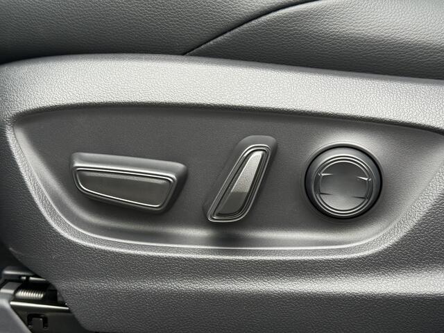 Toyota COROLLA Cross Hybrid 180 Executive **NIEUWE AUTO/ PANORAMADAK/ MJ 2025/ DIRECT LEVERBAAR**