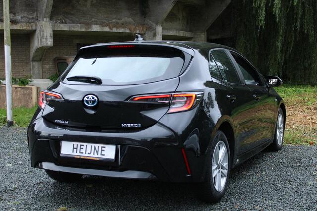Toyota COROLLA 1.8 HYBRID AUT. DYNAMIC NAVI/CAMERA/CARPLAY