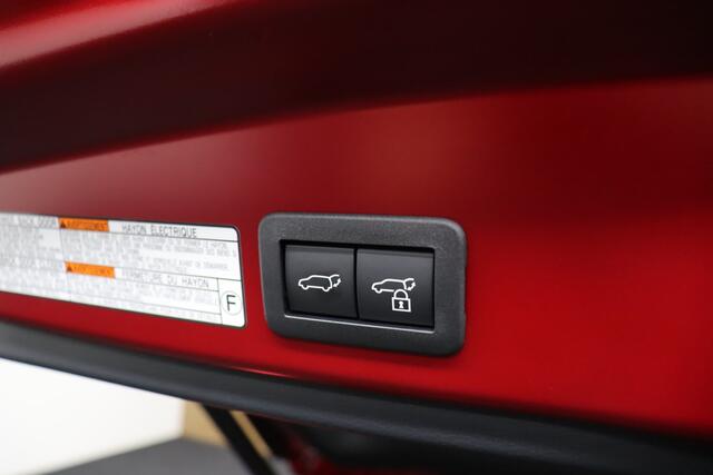 Toyota COROLLA Cross Hybrid 200 Style | ¤ 6.000,- Demo voordeel! | Adaptive-cruise | Dodehoekdetectie | Parkeersensoren | Winterpakket | Elek. Bedienbare Achterklep