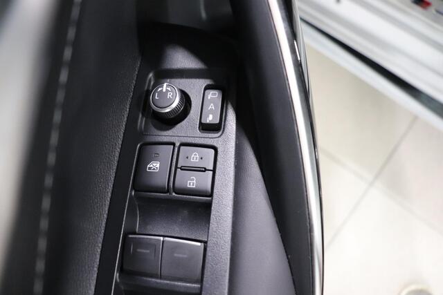 Toyota COROLLA Touring Sports 1.8 Hybrid GR-Sport, Apple Carplay/Android Auto, Stoelverwarming, Sensoren, Dealer onderhouden!