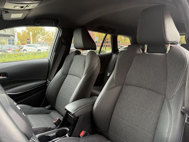 Toyota COROLLA 1.8 Hybrid Dynamic Plus | Bi-tone | el. achterklep | carplay | s