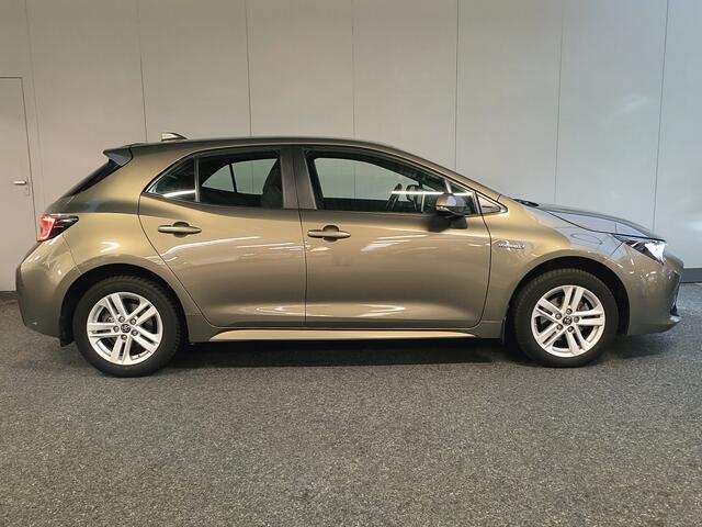 Toyota COROLLA 1.8 Hybrid Active Rijklaar + 12 maanden Bovag-garantie Henk Jongen Auto's in Helmond, al 50 jaar service zoals 't hoort!