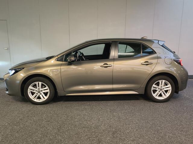 Toyota COROLLA 1.8 Hybrid Active Rijklaar + 12 maanden Bovag-garantie Henk Jongen Auto's in Helmond, al 50 jaar service zoals 't hoort!
