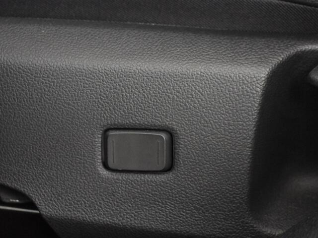 Toyota COROLLA Hybrid 140 Style | Stuur en Stoelverwarming | Parkeersensoren V+