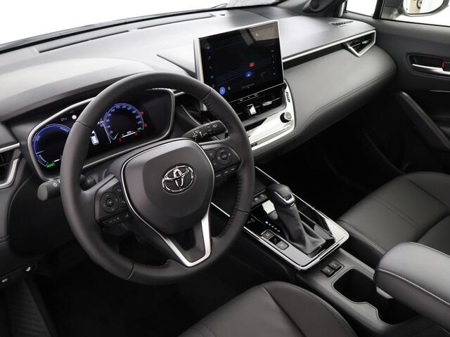 Toyota COROLLA Cross Hybrid 180 Executive Adventure Max Edition | Bike Pack! | Treeplanken | Panoramadak