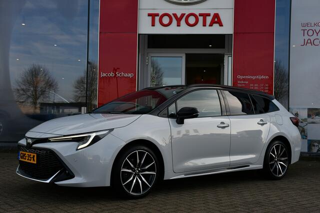 Toyota COROLLA Touring Sports Hybrid 200 GR Sport Plus Automaat 197pk | Dodehoekdetectie | Lederen interieur | Sportstoelen | HUD | NL-auto |