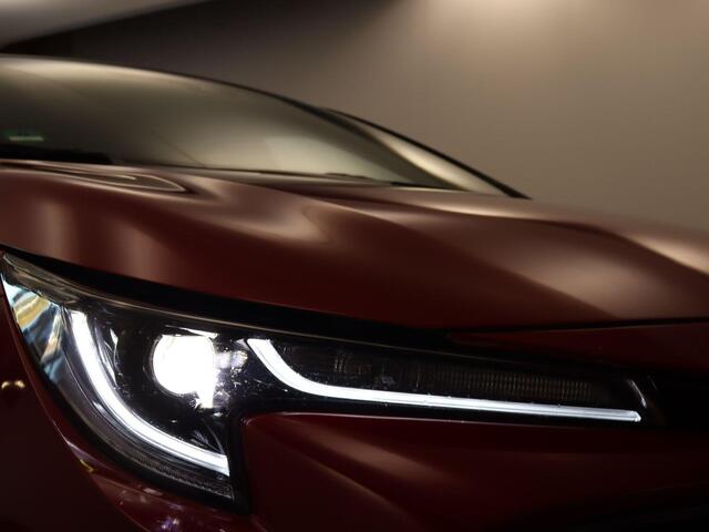 Toyota COROLLA 1.8 Hybrid Style - AFNEEMBARE TREKHAAK (TREKGEWICHT 750 KG GEREMD) - ADAPTIEVE CRUISE CONTROL - CLIMATE CONTROL - BLUETOOTH TELEFOONVOORBEREIDING - PARKEERASSISTENT- KEYLESS START/ENTRY - NAVIGATIE FULL MAP - PARKEERSENSOREN VOOR + ACHTER - STOELVERWARMIN