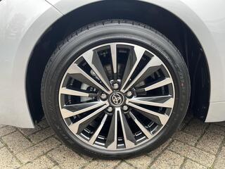 toyota-corolla-touring-sports-hybri