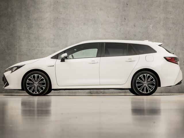 Toyota COROLLA Touring Sports 2.0 Hybrid Sport 180Pk Automaat (VIRTUAL COCKPIT, APPLE CARPLAY, CAMERA, STOELVERWARMING, SPORTSTOELEN, KEYLESS, ADAPTIVE CRUISE, ZWART HEMEL, LANE ASSIST, GETINT GLAS, NIEUWSTAAT)