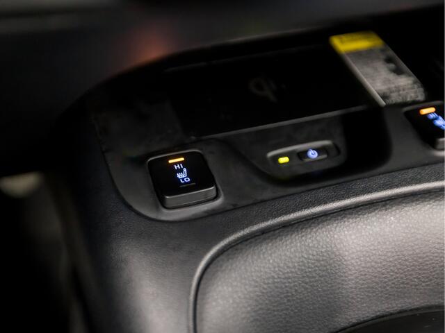 Toyota COROLLA Touring Sports 2.0 Hybrid Sport 180Pk Automaat (VIRTUAL COCKPIT, APPLE CARPLAY, CAMERA, STOELVERWARMING, SPORTSTOELEN, KEYLESS, ADAPTIVE CRUISE, ZWART HEMEL, LANE ASSIST, GETINT GLAS, NIEUWSTAAT)