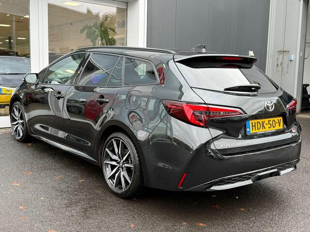 Toyota COROLLA Touring Sports Hybrid 200 GR Sport Plus Schuif-/Kanteldak | JBL premium geluid | Dodehoekdetectie | Parkeersensoren rondom | Stoelverwarming voor+achter