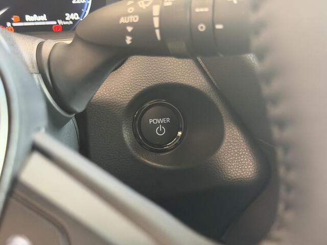 Toyota COROLLA Cross Hybrid 140 Dynamic Dodehoekdetectie | Parkeersensoren | Stoel & Stuur verwarming | Garantie t/m 2035! | Direct leverbaar