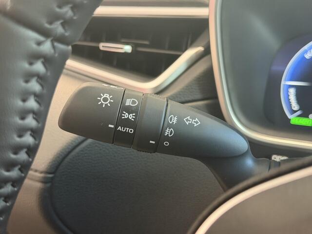 Toyota COROLLA Cross Hybrid 140 Dynamic Dodehoekdetectie | Parkeersensoren | Stoel & Stuur verwarming | Garantie t/m 2035! | Direct leverbaar