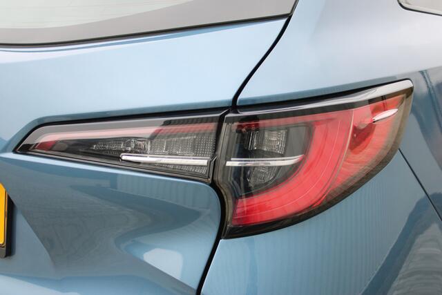 Toyota COROLLA Touring Sports 1.8 Hybrid Business | Incl. 12 maanden garantie | Adaptieve cruise control | Climate control | Apple carplay/Android auto | DAB radio | Parkeercamera | 100% dealer onderhouden |