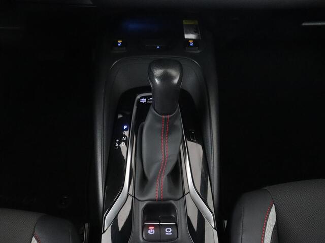 Toyota COROLLA 2.0 Hybrid GR-Sport Plus | Head-Up | Stoelverwarming | Camera | Sportstoelen | Adaptive cruise | Carplay | Keyless | Navigatie | Park Assist | Full LED