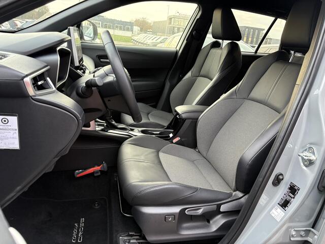 Toyota COROLLA Cross Hybrid 140 Style **NAVIGATIE/ DODEHOEK DETECTIE/ STOELVERWARMING/ PARKEERSENSOREN/ GARANTIE**
