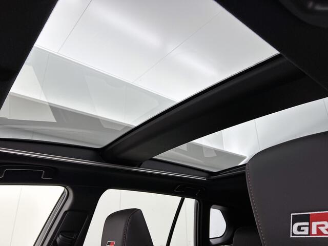 Toyota COROLLA Cross Hybrid 180 GR Sport | Panoramadak | Trekhaak met Afneembare Kogel |