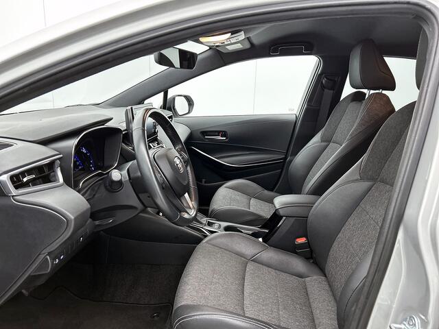 Toyota COROLLA 1.8 Hybrid Dynamic | Navigatie | Trekhaak |