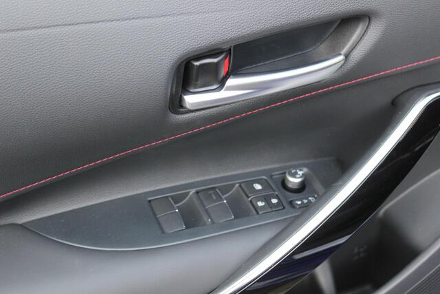 Toyota COROLLA Hybrid 140 GR Sport Bi Tone Navigatie, BSM, Apple Carplay / Android Auto, NIEUW!!!