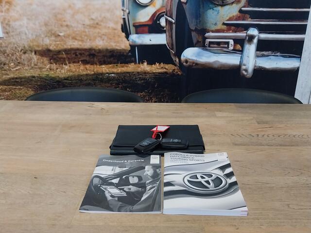 Toyota COROLLA Touring Sports 1.8 Hybrid 1e EIGENAAR HEAD UP CAMERA NAVI CRUISE ECC