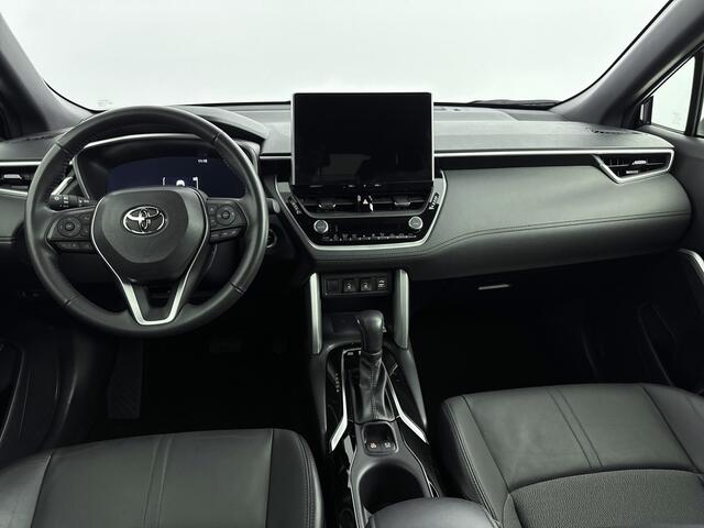 Toyota COROLLA Cross 2.0 High Power Hybrid First Edition | Parkeersensoren V+A | Stoelverwarming | Bekleding Leder/stof |