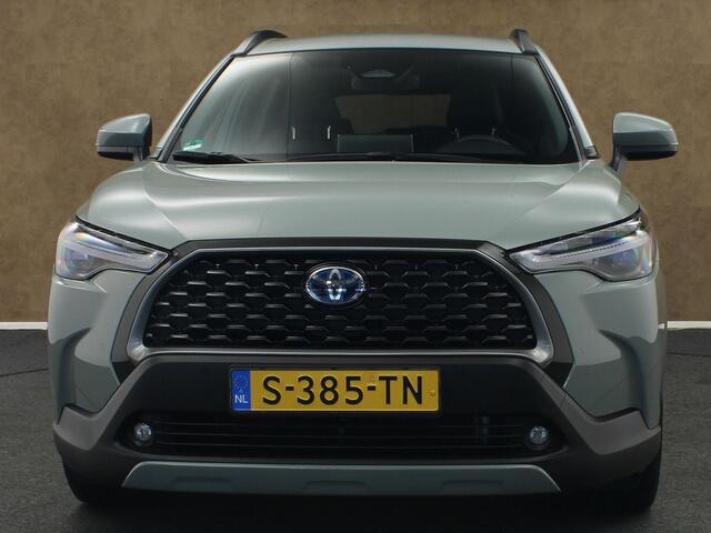 Toyota COROLLA Cross 2.0 High Power Hybrid First Edition - ORIGINEEL NEDERLANDSE AUTO - AFKOMSTIG VAN 1E EIGENAAR - 18 INCH LICHT METALEN VELGEN - DRAADLOZE TELEFOONLADER - ELEKTRISCHE ACHTERKLEP - THUISKOMER - VOORSTOELEN VERWARMD - PARKEERSENSOREN VOOR/ ACHTER - DEELS