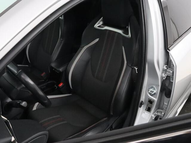 Toyota COROLLA 1.8 Hybrid GR-Sport | Trekhaak | Stoelverwarming | Carplay | Camera | Sportstoelen | Park Assist | Half leder | Adaptive cruise | Climate control | Full LED | Keyless