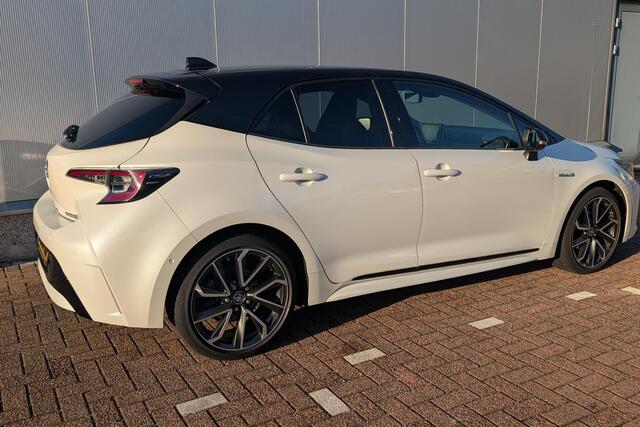 Toyota COROLLA 1.8 Hybrid Executive |Trekhaak afn| Bi-tone| Led verlichting|PDC V+A|BSN|Half leer