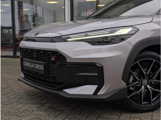 Toyota COROLLA Cross Hybrid 180 GR Sport | JBL | PDC V+A | Stoel- stuurverwarming | Sportstoelen | BSM | Elek. achterklep