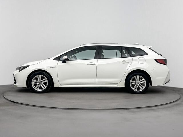 Toyota COROLLA Touring Sports 1.8 Hybrid Active | Trekhaak | Parkeercamera | Apple Carplay -/ Android Auto | Cruise Control Adaptief |