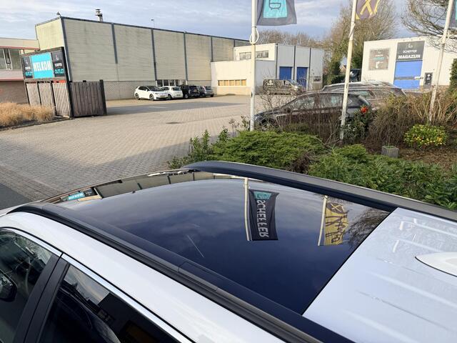 Toyota COROLLA Cross 2.0 Hybrid 197PK PanooACCoCamera